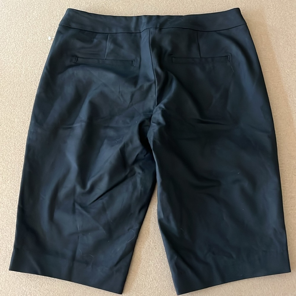 NIC + ZOE NWOT Bermuda Black Shorts- Size 2 - Picture 7 of 11